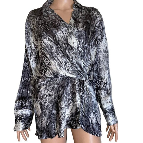Vince Camuto Tops - Vince Camuto blouse top faux wrap snake skin print long sleeve black/white SZ L